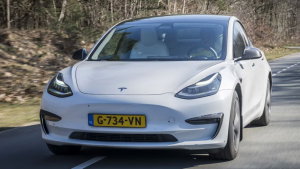 Quase 700 mil km depois, este Tesla ainda tem a bateria original