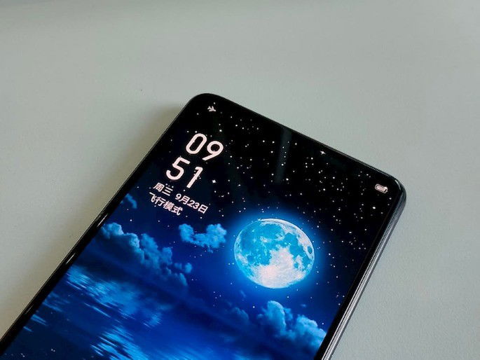 Primeira imagem oficial do smartphone com câmara debaixo do ecrã da Realme