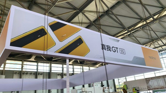 Realme GT fotografado na MWC Shanghai. Crédito: GSMArena
