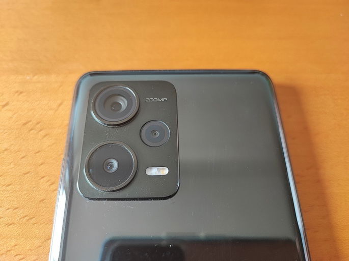 imagem dos sensores traseiros do Redmi Note 12 Pro+