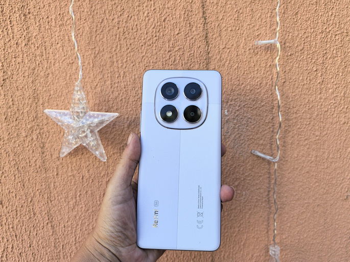 Redmi Note 14 Pro 5G com fundo com estrela