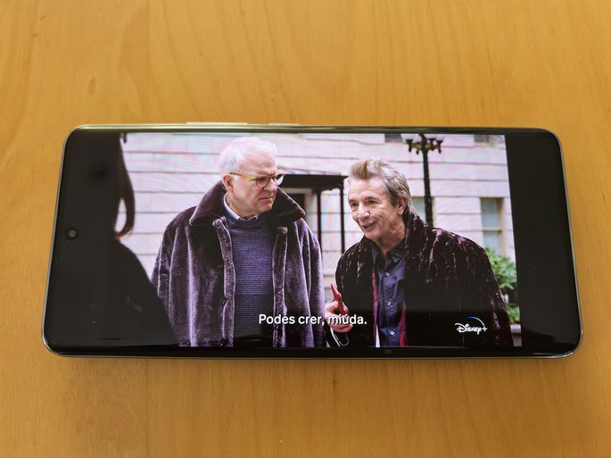 Redmi Note 14 Pro 5G ecrã em casa