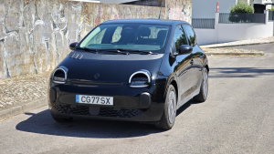 Andei com o Renault Twingo elétrico que custa menos de 20 mil euros