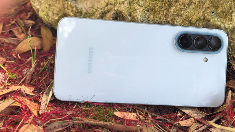 Samsung: 14 smartphones que vão perder atualizações, vê quando e se o teu está incluído