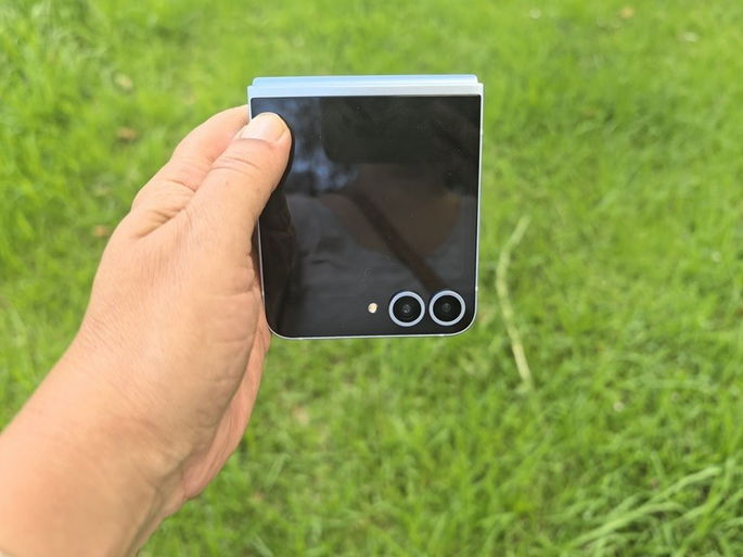 Samsung Galaxy Z Flip6