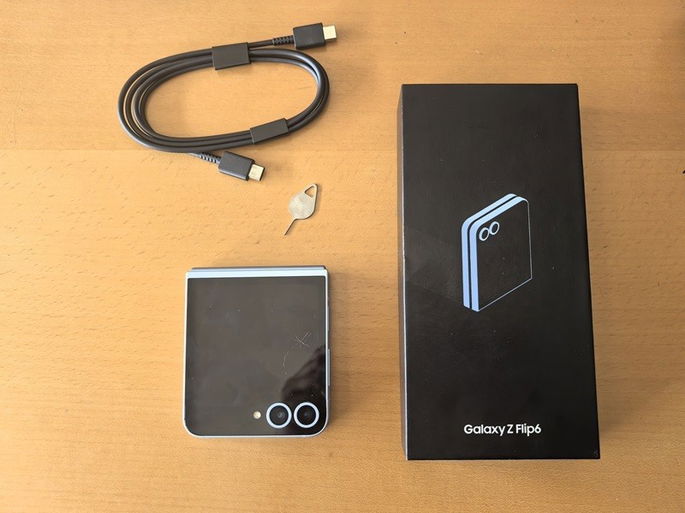 Samsung Galaxy Flip6 Unboxing