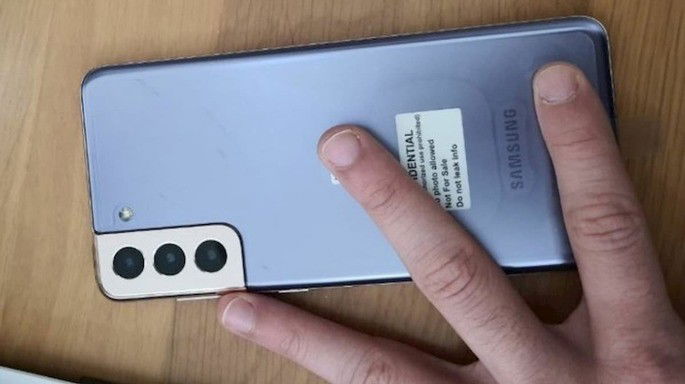 Samsung Galaxy S21 em alegadas imagens reais