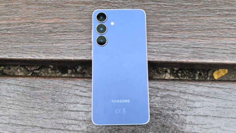 Samsung Galaxy S25 FE review: um bom smartphone que traz poucas novidades