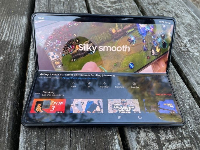 Samsung Galaxy Z Fold 3