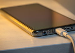 Se a bateria do teu iPhone ou Android dura pouco provavelmente é por causa disto