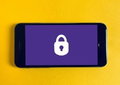 Se ainda não ativaste isto nas tuas redes sociais, estás a pedir para ser hackeado