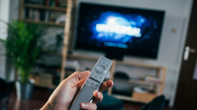 Sem subscrições! Troca a Netflix por estas 4 plataformas streaming 100% grátis em Portugal