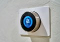 O erro que te sai caro: 5 dispositivos smart para poupar na conta da luz agora