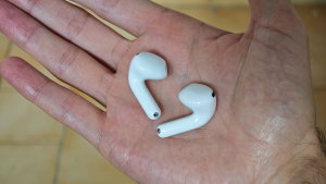 Só uma marca faz os verdadeiros rivais dos AirPods. E não é a mais óbvia