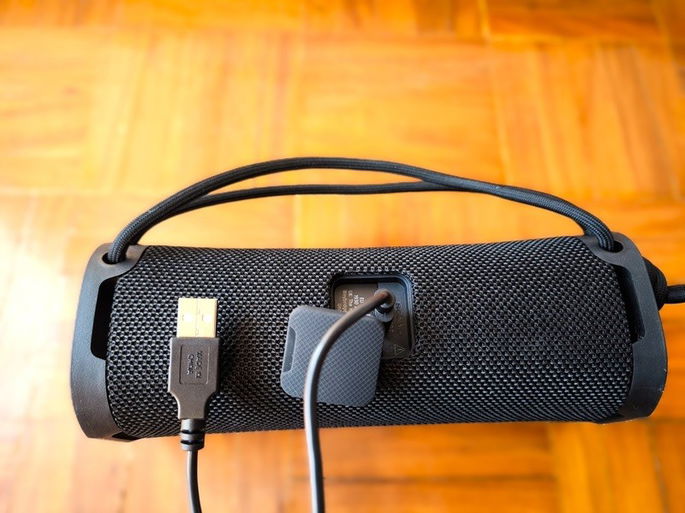 Sony Ult Field 1 pronta a carregar