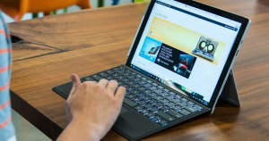 Este Natal aproveita o Surface Pro 4 + capa teclado por um preço tentador