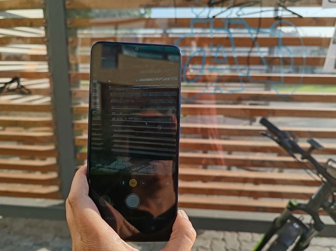 TCL 505 a fotografar