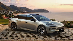 Tecnologia de gigantes: este carro elétrico junta ADN da Xiaomi e da Huawei