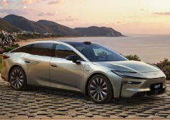 Tecnologia de gigantes: este carro elétrico junta ADN da Xiaomi e da Huawei
