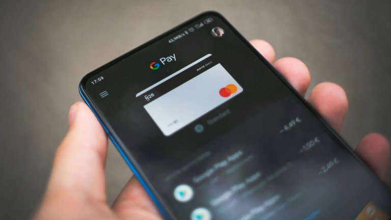 Telemóvel roubado na rua? Como bloquear as apps do banco e o MB Way em 2 minutos