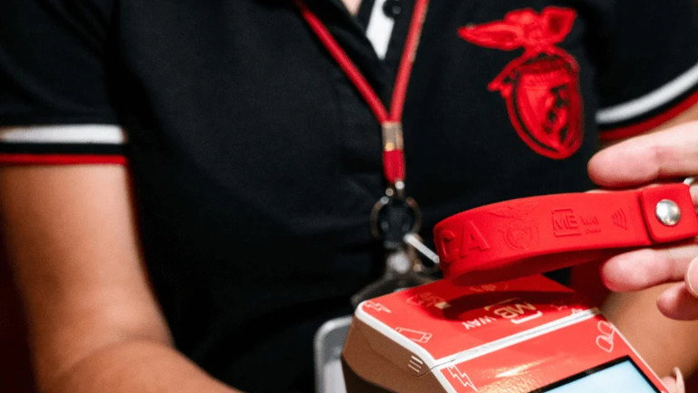 Tens MB Way e és fã de FC Porto ou Benfica? Eis o acessório (barato) que precisas e não sabias