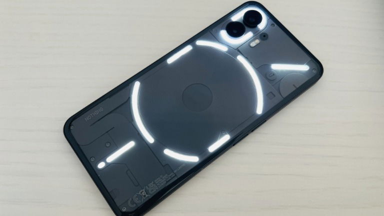 Tens um destes smatphones Nothing? Não vais receber o Android 17