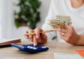 Tens um salário abaixo ou acima do que é suposto? Nova ferramenta gratuita responde