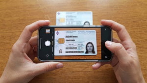 Tens uma fotografia do teu Cartão de Cidadão? Atenção a este detalhe