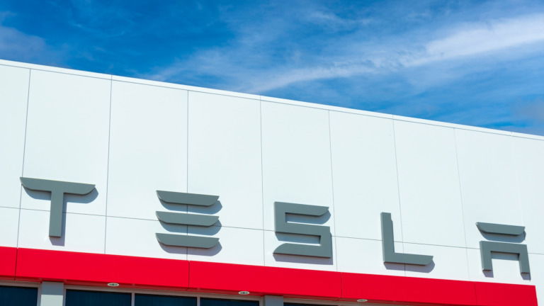 Tesla: As primeiras imagens do novo Model Y L (que deverá mesmo chegar a Portugal)