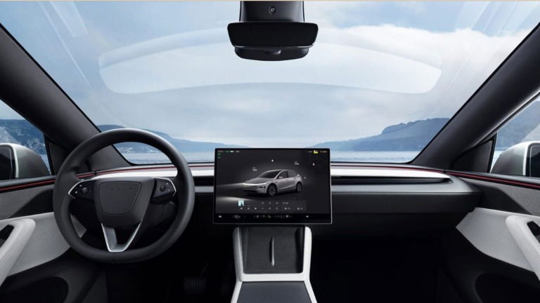 Tesla cumpre finalmente a promessa: descobre as novidades da atualização FSD v14