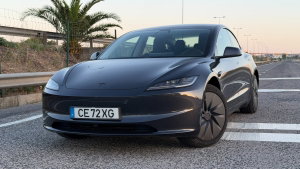 Conduzi o Tesla Model 3 mais barato em Portugal por uma semana: como correu