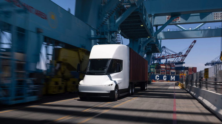 Tesla prepara a chegada de um gigante elétrico à Europa