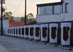 Tesla: vandalizado posto de carregamento em Portugal