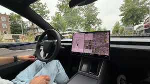 Andei no Tesla que conduz sozinho: há um problema quando chegar a Portugal