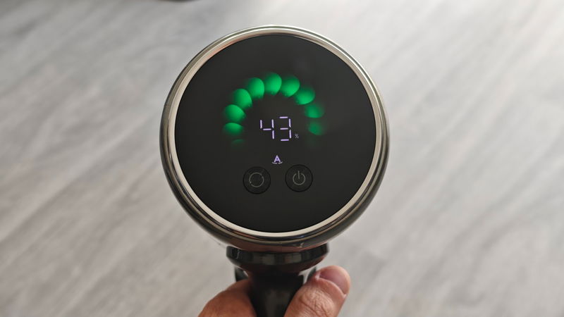 Testei este aspirador vertical e há 3 motivos para ser uma das recomendações de 2025