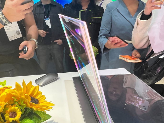 imagem do painel traseiro do ecrã transparente do portátil Lenovo