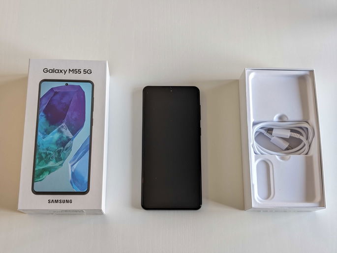 Unboxing Samsung Galaxy M55