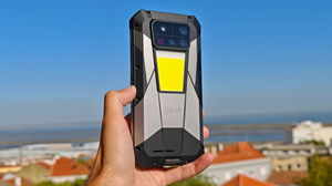 Unihertz 8849 Tank 4 Pro review: smartphone robusto com projetor que cabe no bolso