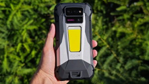 Unihertz 8849 Tank X review: telemóvel com projetor e bateria monstro