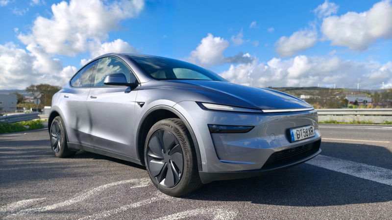 Vais comprar um Tesla: tens de saber isto