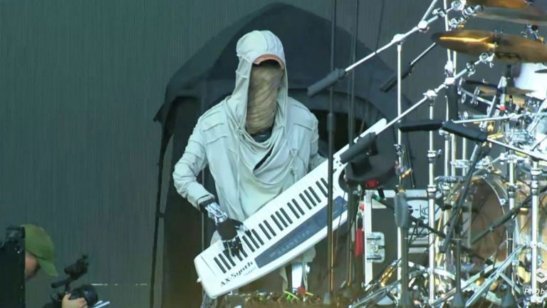Vais querer ver este robô humanoide a tocar keytar num festival de música (vídeo)