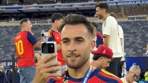 (Vídeo) O telemóvel-robô que fez furor nos festejos da Espanha após vencer o Mundial