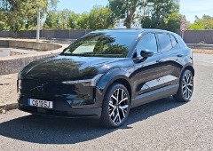 Conduzi o Volvo EX30: o elétrico onde o tamanho engana