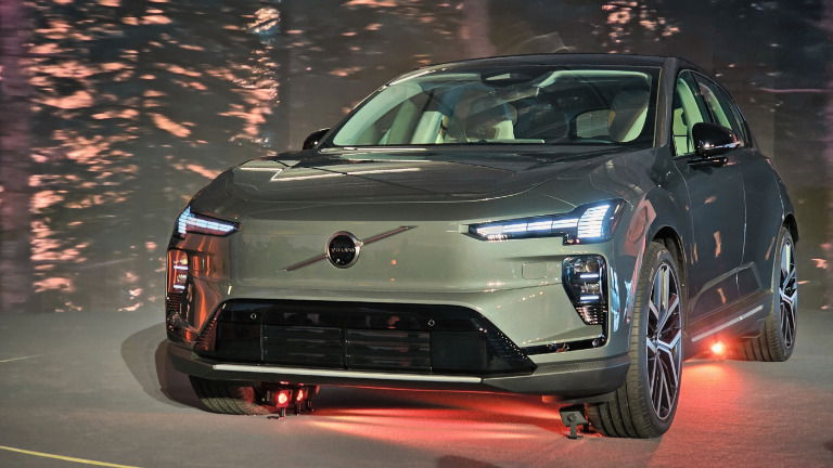 Volvo EX60 com 810km de autonomia: já sabemos quando chega ao mercado