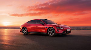 Xiaomi apresenta o novo SU7 e há melhorias na potência e carregamento