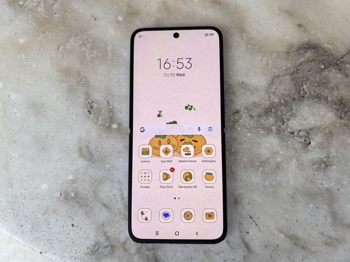 Xiaomi Mix Flip ecrã principal