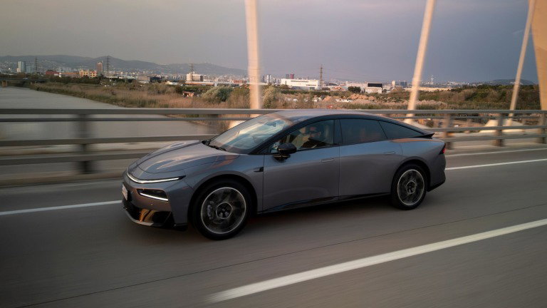 XPENG P7+ estreia em Portugal com 660 km de autonomia e carregamento ultrarrápido