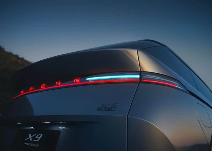 Xpeng X9 EREV exterior
