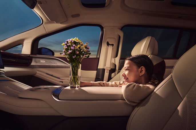 Xpeng X9 EREV interior