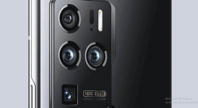 ZTE Axon 30 Ultra Space Edition